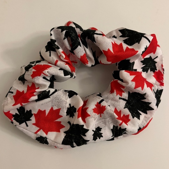 $4 Add-On New Hair Scrunchie Ponytail Elastic Accessory Red Black Maple Leaf - Picture 1 of 1